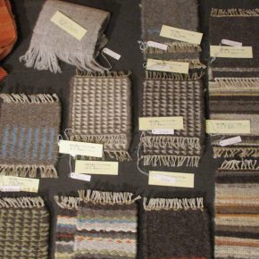 Handworks Blanketさんの「手紡ぎ手織りのミニチュアラグ展示会」（11/27〜12/28）